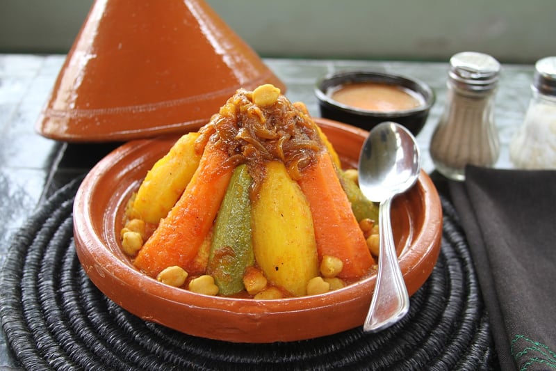 Couscous marocain traditionnel aux sept légumes : la recette authentique