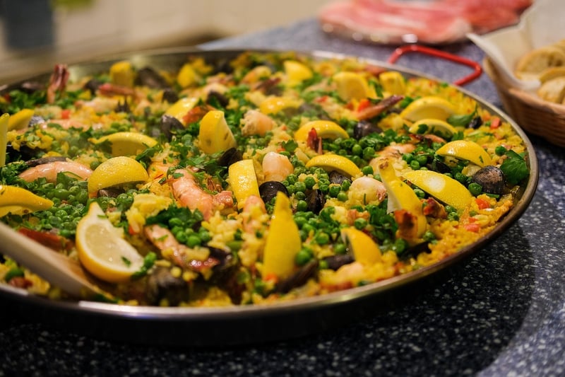 Paella espagnole aux fruits de mer authentique : la vraie recette